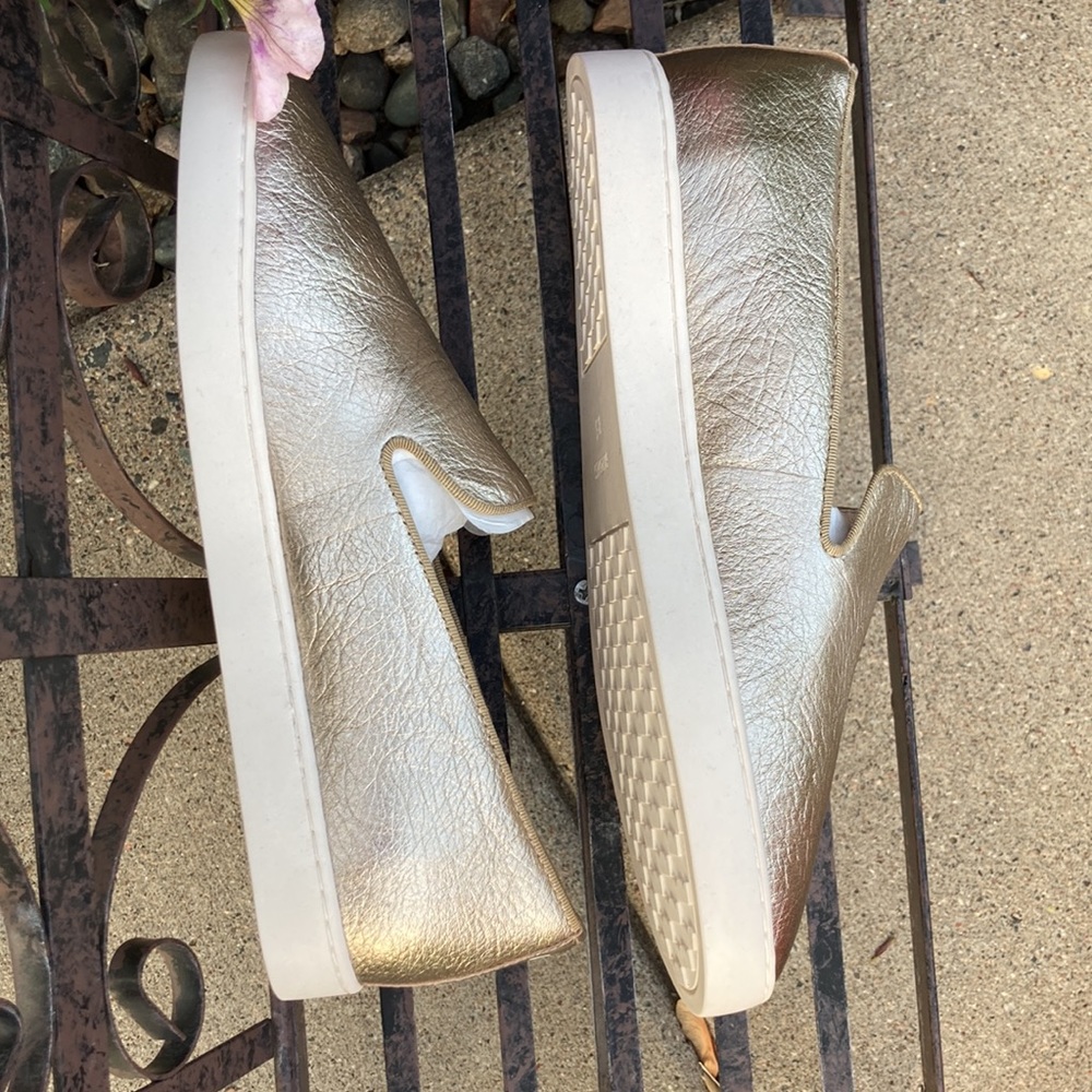 🌸 Birdies Swift Classic Metallic Gold Sneakers - Picture 10 of 11